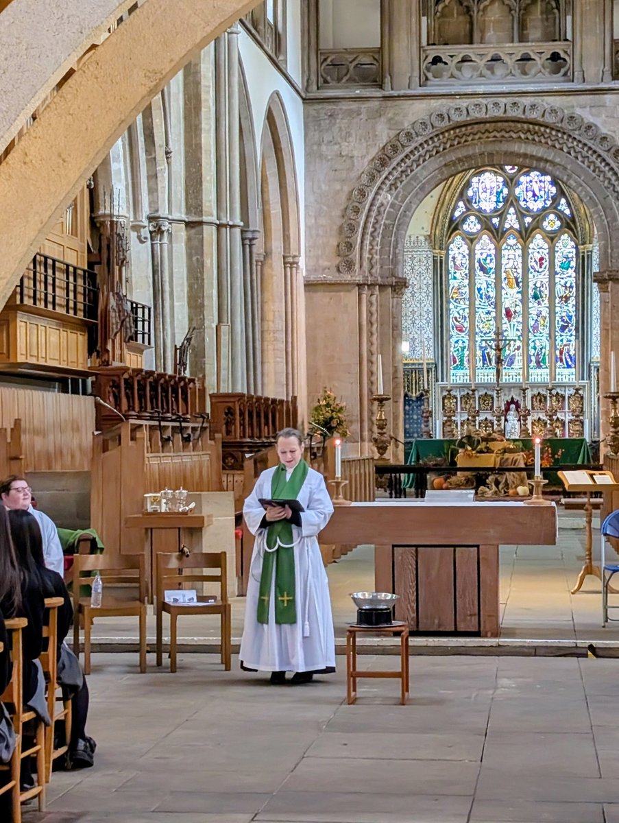 Diolch yn fawr to Canon Kate <a href="/LlandaffCath/">Llandaff Cathedral 🏴󠁧󠁢󠁷󠁬󠁳󠁿</a>  for  celebrating a lovely Eucharist with our 6th Form this morning. We were all encouraged to unburden ourselves from negative thoughts, based on the powerful story of Jonah. Thank you to everyone who participated 🙏<a href="/Bishop_Llandaff/">The Bishop of Llandaff CiW High School</a>