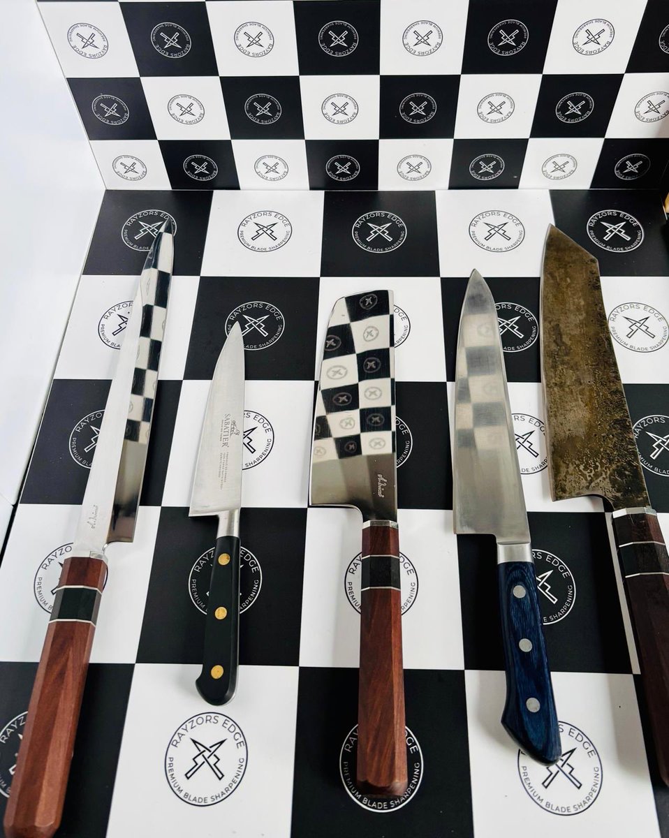 InfoRayzorsedge's tweet image. We are flat out at the moment and a bit disappointed not to have done a video for these blades....
Absolutely top quality chefs knives.
Scary sharp😱
One went through my finger while cleaning it down...😳
The joys of it 😂💯🔪
#rayzorsedge #premiumbladecare 
#staysharp #dublin
