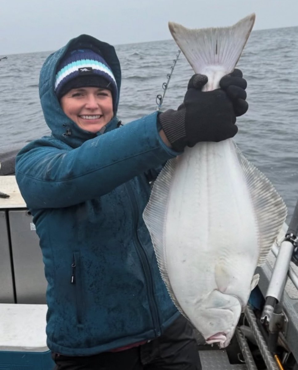 mirandalambert's tweet image. .@Idyllwind is for the country girls who can do both 🔥🤠🎣