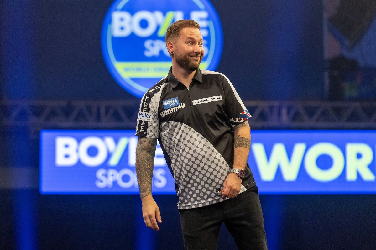 🥶DYNAMITE DANNY INTO WORLD GRAND PRIX QUARTERS!

Danny Noppert is a quarter finalist at the BOYLE Sports World Grand Prix, with the Dutchman eliminating fourth seed Stephen Bunting in a 3-1 second round win.

'The Freeze' found nine maximums during the contest, and largely