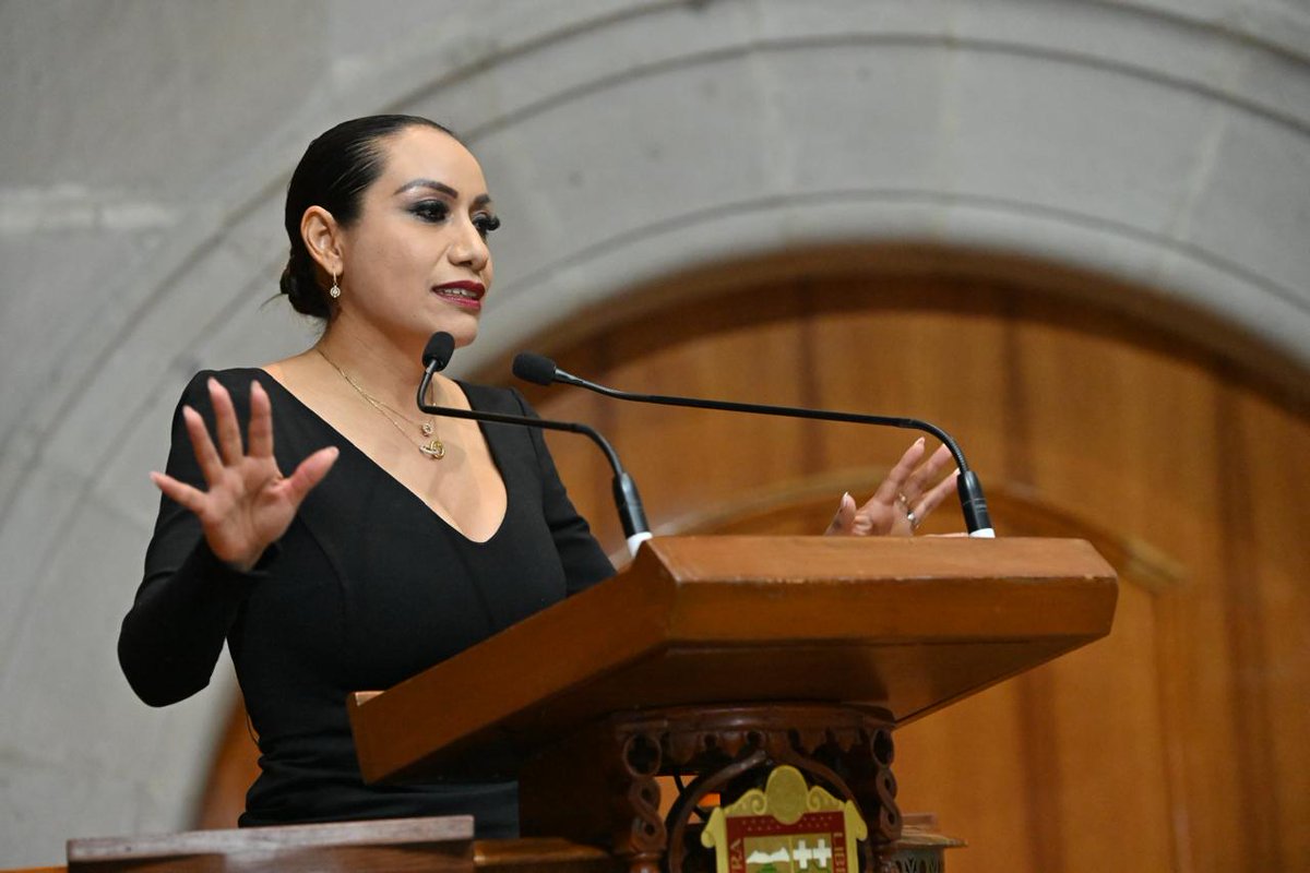 Comparecencia de la Secretaría de Desarrollo Económico del Estado de México.📊

🔍¿Qué tienen Nuevo León y Jalisco que no tenga nuestro Estado de México para poder alcanzar esos niveles de crecimiento?

Lo que tienen son GOBIERNOS NARANJAS🍊