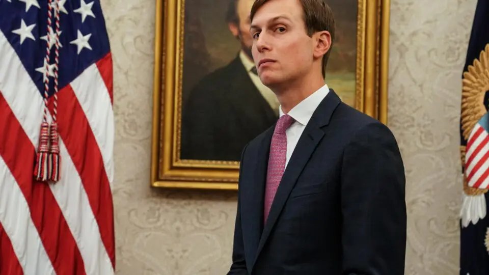 gazetadopovo's tweet photo. Quem é Jared Kushner, genro de Trump envolvido em negociações sobre Gaza

https://t.co/Obcm9mjlHt https://t.co/AHZBpP9Xnf