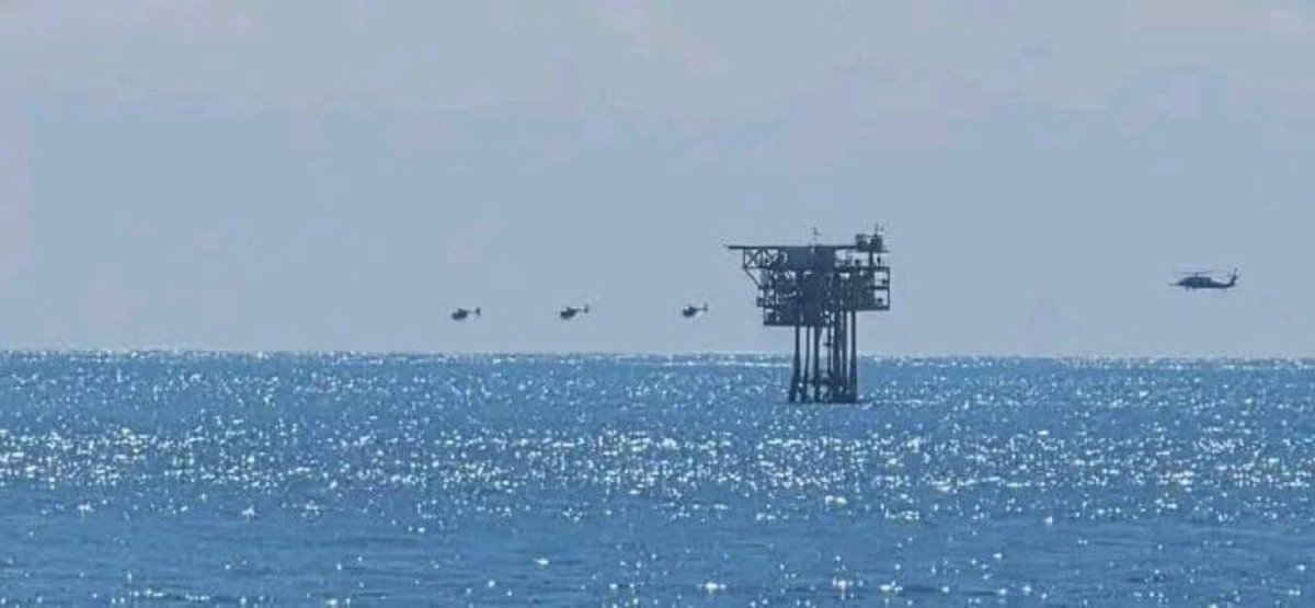 🇺🇸🚨 | El Ejército de Estados Unidos desplegó helicópteros de operaciones especiales del 160th Special Operations Aviation Regiment (SOAR) frente a la costa de Trinidad y Tobago, cerca de Venezuela, que estarían a bordo del buque de apoyo M/V Ocean Trader, una plataforma naval