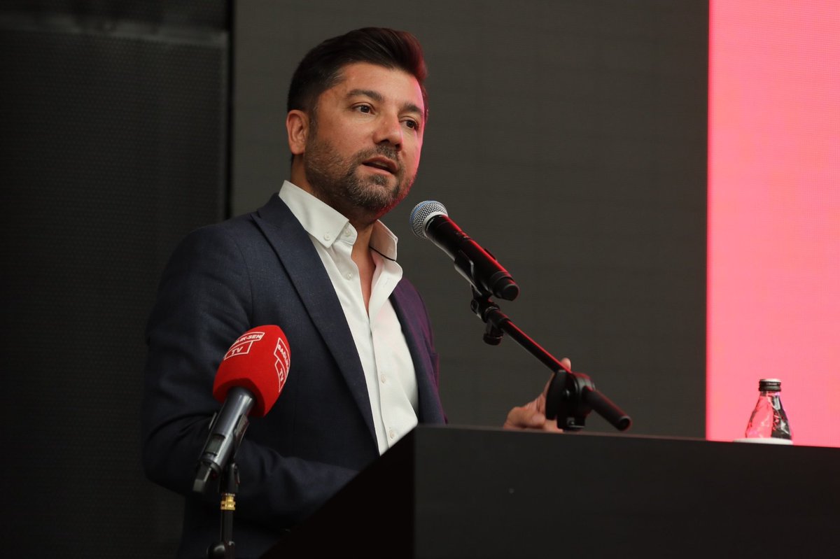 Bugün profesör olarak atandım. 

Bu süreçte desteğini her an hissettiğim değerli aileme, kıymetli rektörümüz Prof. Dr. Hamza Al başta olmak üzere üniversiteme ve akademik kariyerim boyunca üzerimde emeği olan tüm hocalarıma teşekkür ederim.