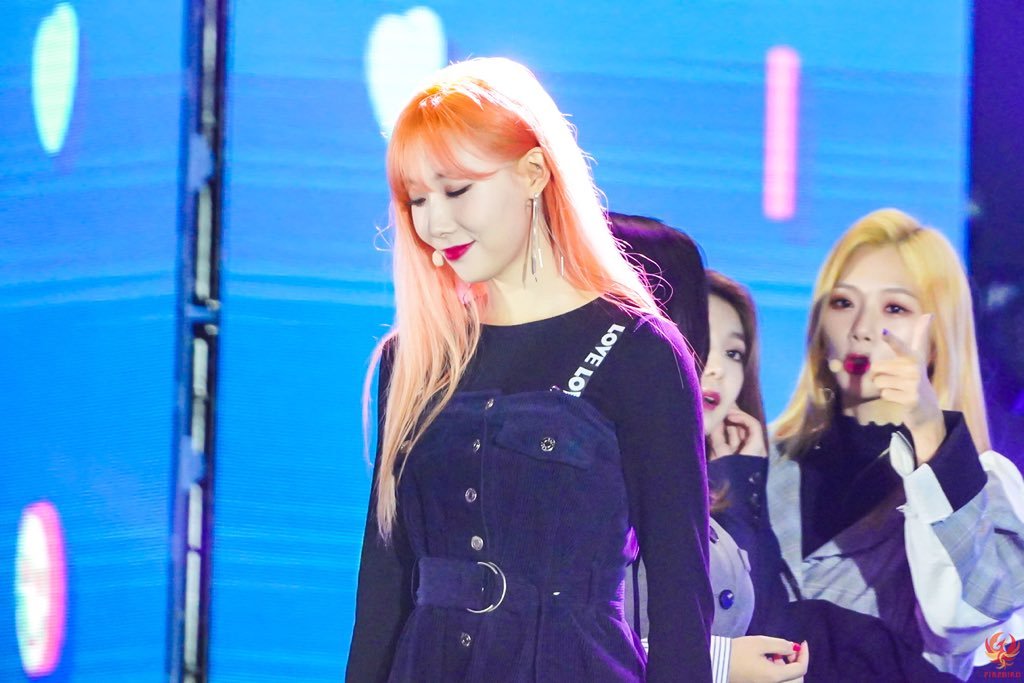 deukaethrowback's tweet photo. october 9, 2018 ㅡ the show

#Dreamcatcher #드림캐쳐 https://t.co/6yzoHCE6WF