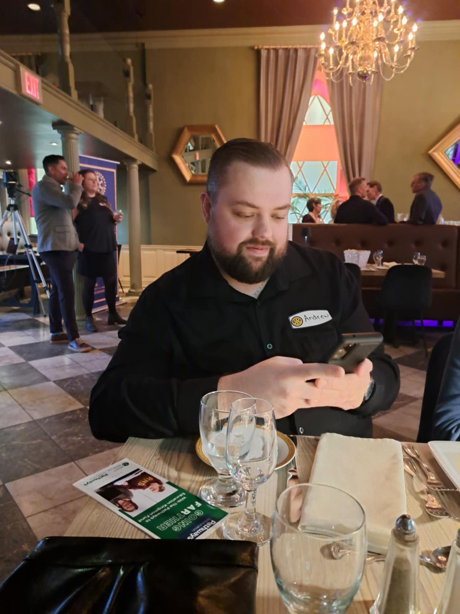 SocialSchmoes's tweet photo. #ThrowbackThursday to when the Schmoes were at @CKRotary's presentation on the FAR program with @PthwysKingston! #ygk #socialmedia #marketing #JustGoWithASchmoe https://t.co/FSaiuOlXjF