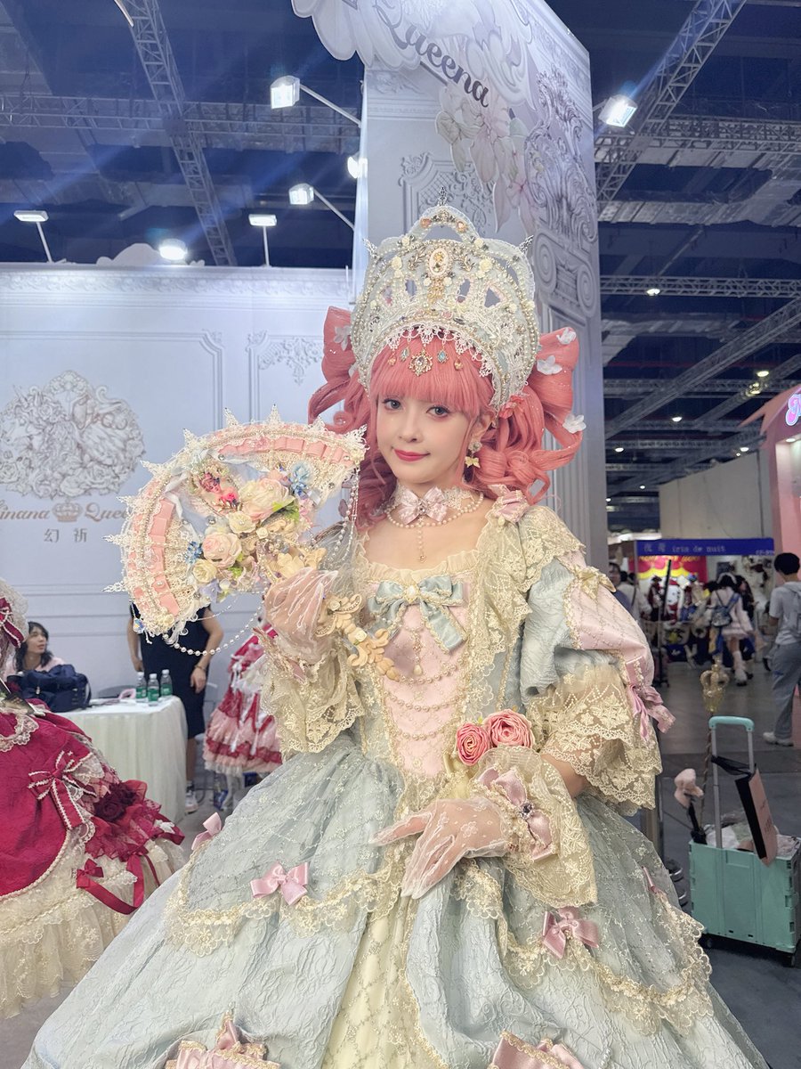 青木美沙子さん着用 王冠ゴブランコート ベイビーザスターズシャイン