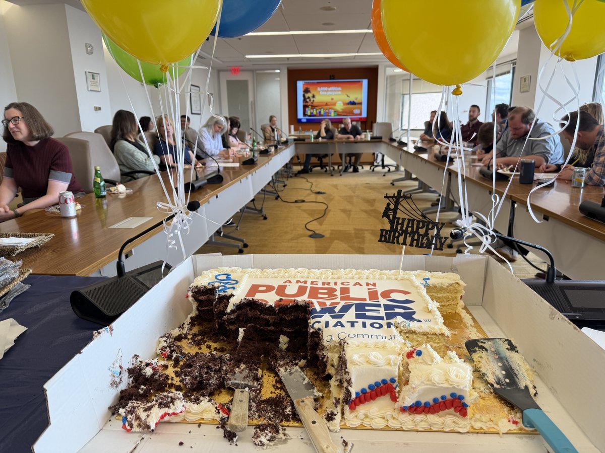 publicpowerorg's tweet image. Sweet celebrations for #PublicPowerWeek! 🎈⚡Our staff gathered yesterday with balloons, coloring sheets, and a huge logo cake that didn’t last long. 🍰 We love serving our #PublicPower communities and the people who power them every day!  #CommunityPowered