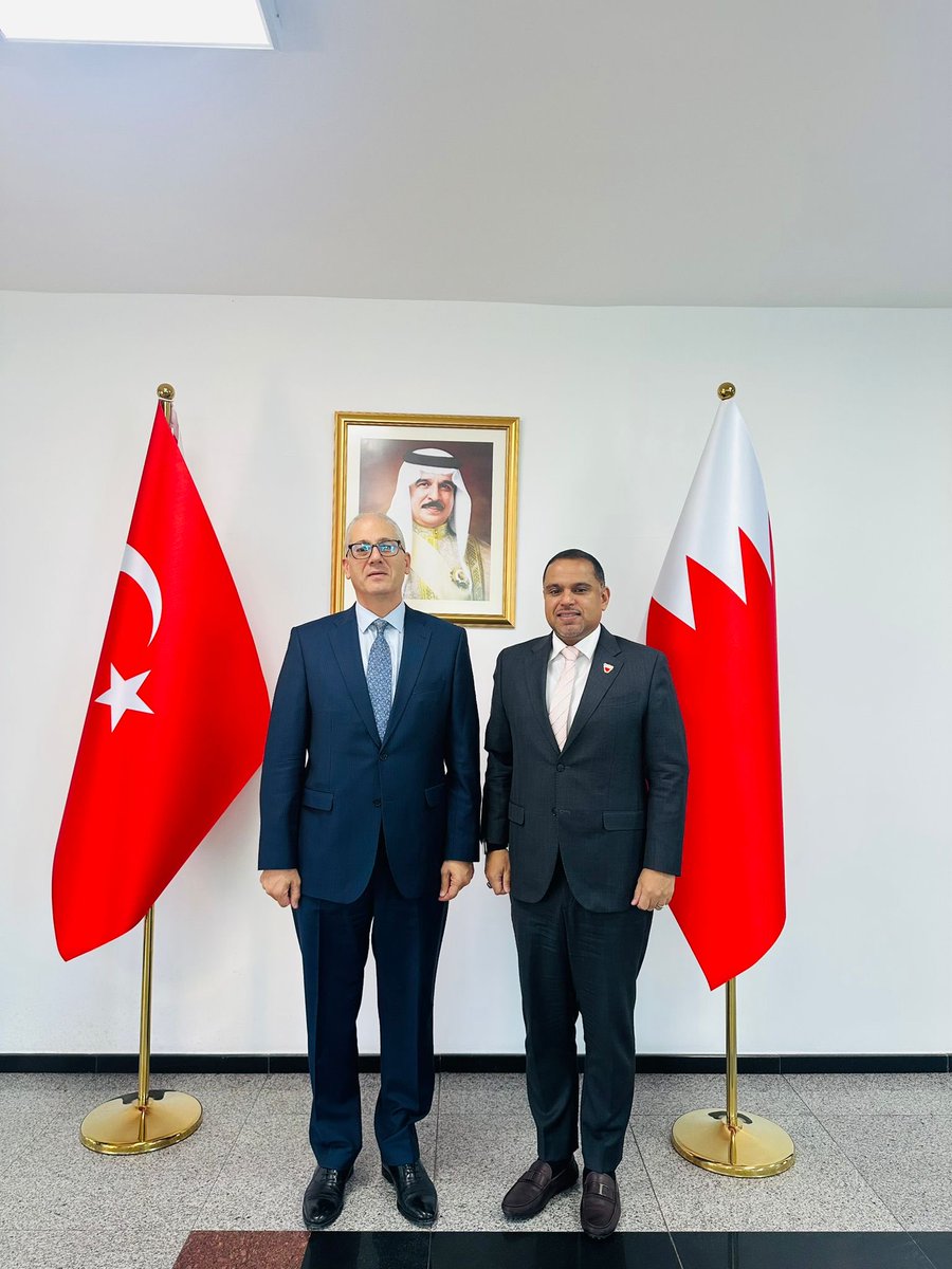 BahrainEmbTR's tweet image. سعادة السفير بسام أحمد مرزوق، سفير مملكة البحرين لدى الجمهورية التركية، يستقبل سعادة السفير د. وائل إبراهيم بدوي، سفير جمهورية مصر العربية الشقيقة المُعين لدى الجمهورية التركية، بمقر السفارة في العاصمة أنقرة.
