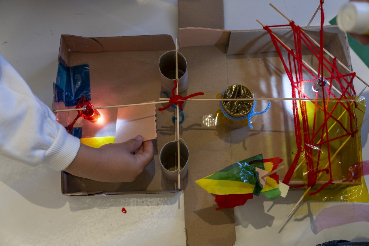 ‼️Últimas plazas para el taller Ilumina2 en la Casa de la Llum de <a href="/SimonElectricES/">Simon</a>. Disfruta de una experiencia en familia diferente durante la <a href="/BcnDesignWeek/">Barcelona Design Week</a>

📅 11/10
🕐 10:00 y 12:30
👉 inscripciones gratuitas: f.mtr.cool/xfstphlscy

📸Del taller en la Casa de la Luz Simon