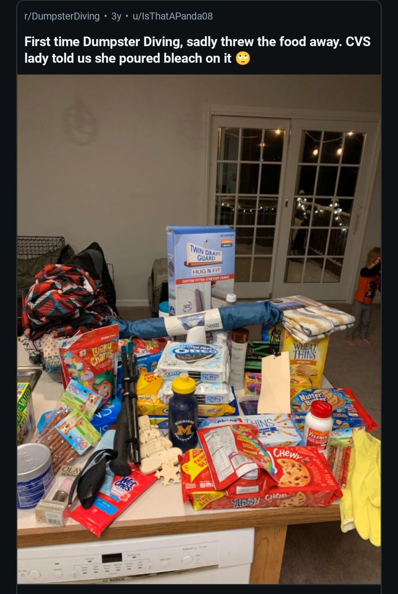tsuperhiro's tweet photo. Capitalism thrives on restricting access to goods, even when they're already in the trash https://t.co/oiVT9YShFD
