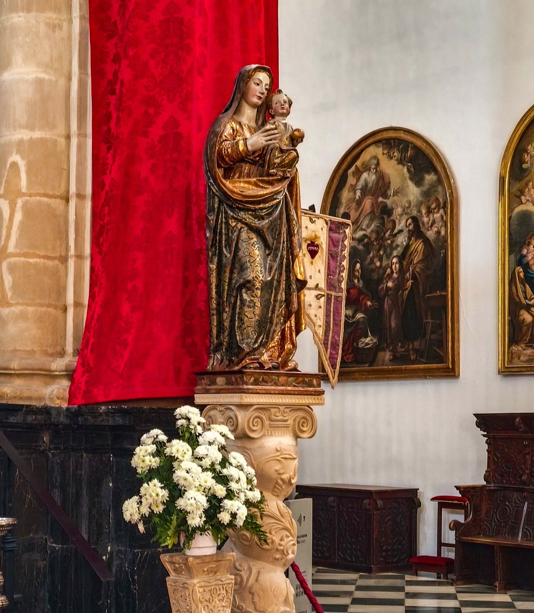 Uno de los principales problemas del patrimonio cultural (ya sea su gestión, difusión, conservación, etc.) es el poco valor que le da una gran parte de la ciudadanía. 

Se debe considerar como algo que para conservar y transmitir de manera acrecentada a generaciones futuras.