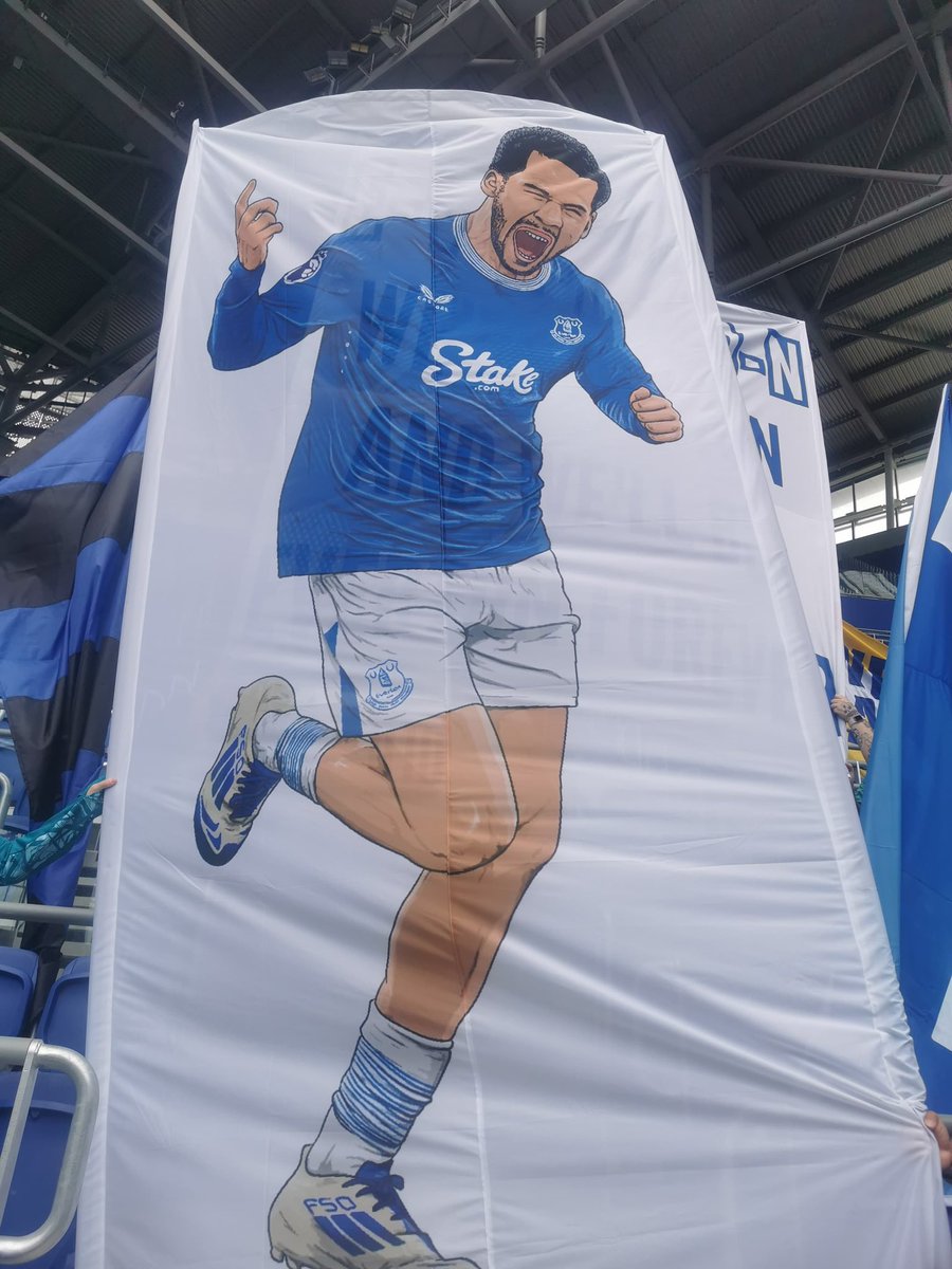 The1878s's tweet photo. We tested some of our new flags at Hill Dickinson a couple of weeks ago. 

Here’s a few of them 🔵⚪️ https://t.co/2P6yWeuK4v
