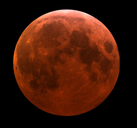 Il y a un mois, la Lune se parait de rouge le temps d’une nuit… 🌕❤️
Spectacle éphémère, souvenir impérissable.
#EclipseLunaire #Astronomie #Space
