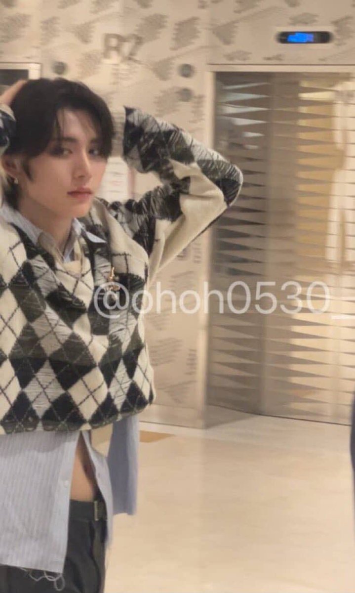 아니 이런 남자가 아가배 보이는게 진짜 ..
