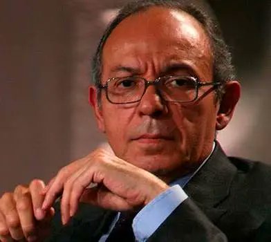 🔴 Desde las trincheras de la derecha intelectual mexicana, <a href="/aguilarcamin/">Héctor Aguilar Camín</a> ha vuelto a demostrar que el odio visceral puede más que la ética, la razón y la responsabilidad democrática. En un acto que raya en lo infame, ha señalado al presidente Andrés Manuel López Obrador como