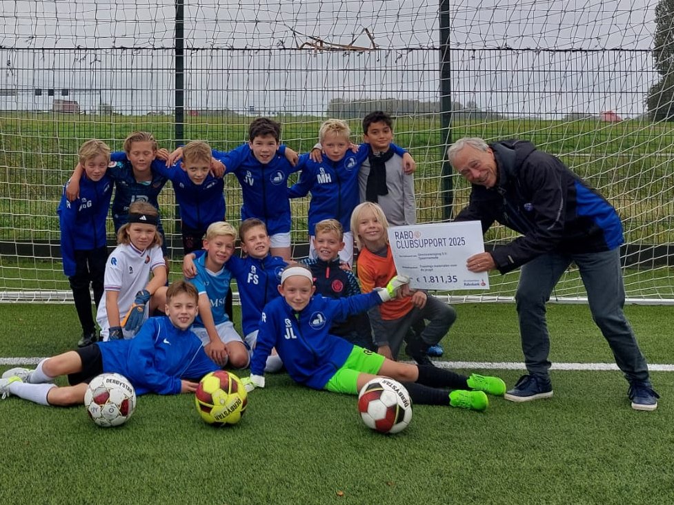 De SV Spaarnwoude mocht ik ook weer blij maken met een mooi bedrag. 
#raboclubsupportMRA #decooperatieverabobank #Spaarndam