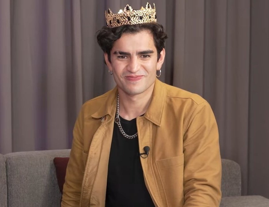 cutesaakie's tweet photo. “Eres muy bonito ser humano, ese es tu logro más grande”

Su carita al recibir la corona lo fue absolutamente todo, que bonito. 🥹🫶🏻

AARON EN PIPIRIS NIGHTS
#LaCasaDeAaron #AaronMercury https://t.co/yOxrnye5rA