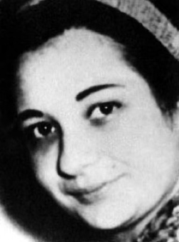 ANPIRomaPosti's tweet image. Insegnante e militante del #PRT, #NelidaBeatrizArdito, venne sequestrata a #BuenosAires il #13ottobre 1976.Secondo varie testimonianze venne uccisa con un colpo di pistola in fronte ad #Avellaneda, da un commissario di #Polizia durante un interrogatorio.Aveva 36 anni.
Scomparsa.