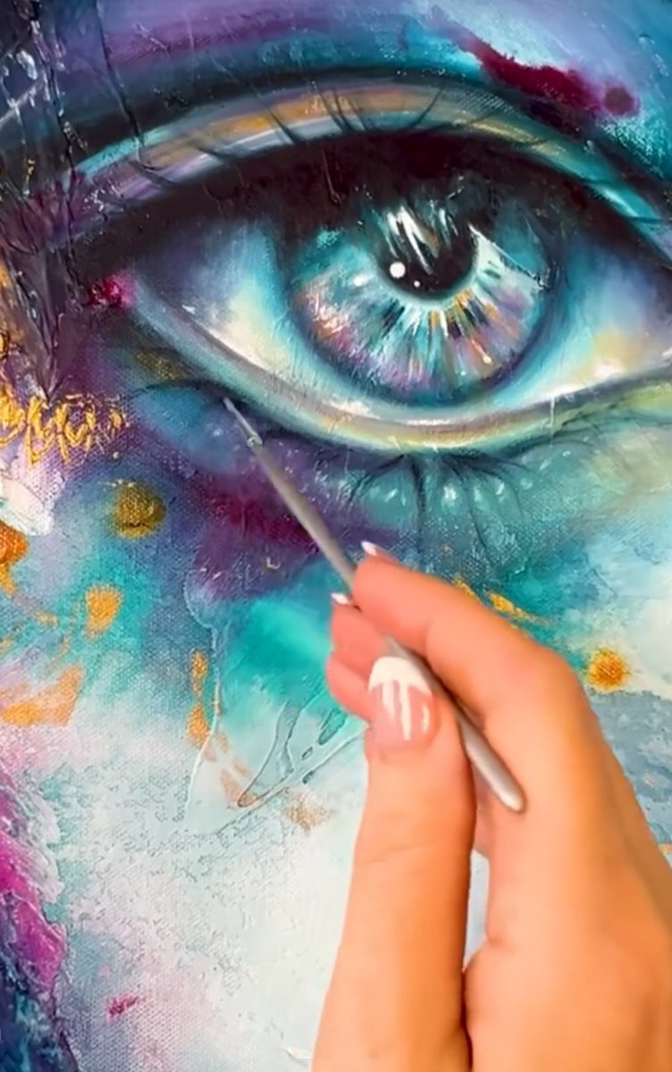 ...bir dokunuş,
bir nefes,
bir gülümseyişin izi
fırçayla ruhunu dokur tuvale,
 
ressam ben miyim
resim mi beni çizer
yoksa SEVGİ mi ikisini bir eder...

Huzurlu ve keyifli ana ☕️
Sevgimle❤️