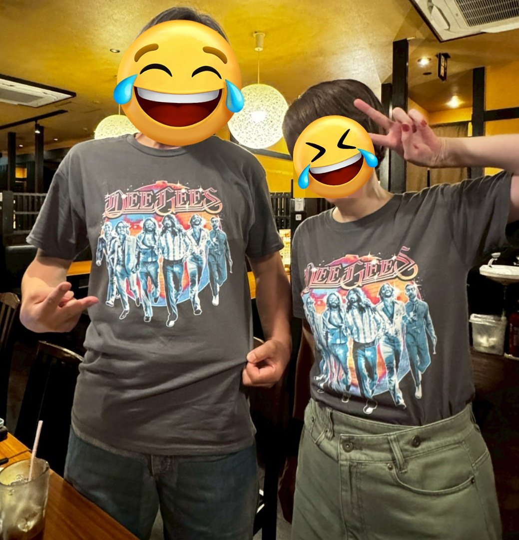 edamamebeer_'s tweet photo. 🇺🇸で買った方を着るつもりでいたけれどジョシュがいるからやめたんです。
絶対被らないと思ったら終演後の居酒屋でまさかの遭遇!!笑笑
お名前聞いておけばよかったな🥺 https://t.co/djmCdMmt9f