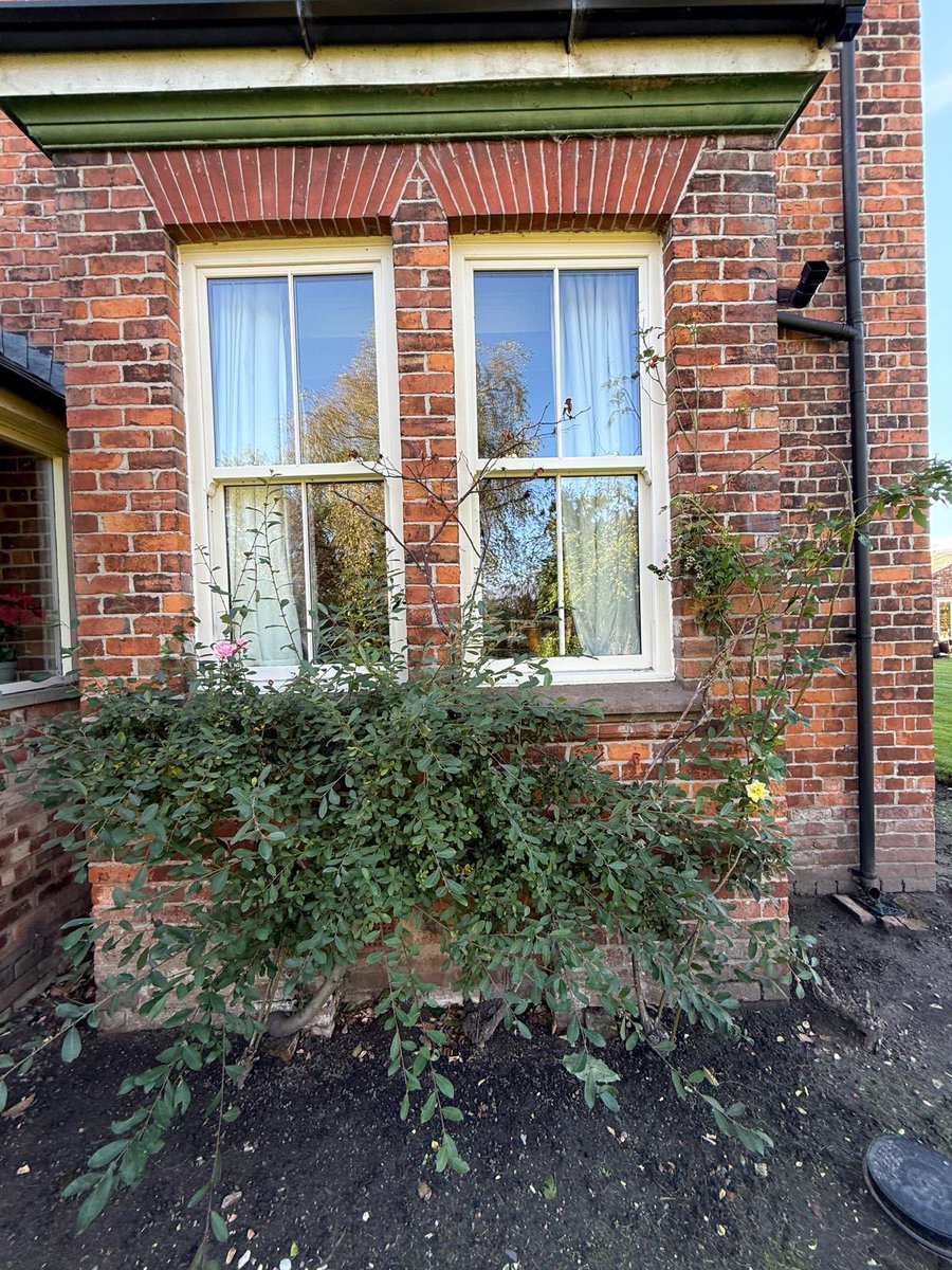 mcrwindows's tweet image. No job too big or small 🧰🪟

From a single sash repair to full-house windows and doors, we treat every install with the same care and precision. 

Tell us what you need and we’ll make it happen.

Free quote → manchesterwindowsltd.co.uk

#ManchesterWindows #NoJobTooBigOrSmall