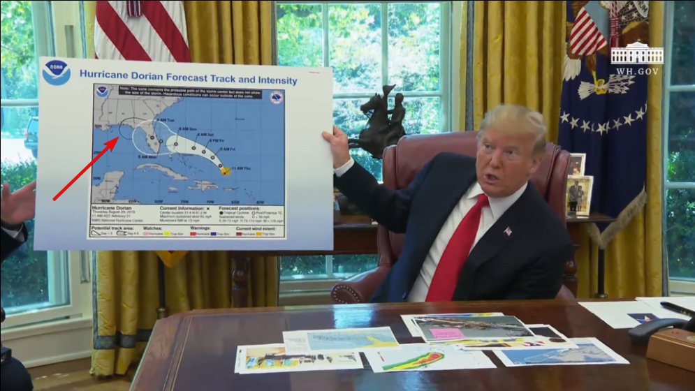 WildlandFirefig's tweet image. Y aquí es cuando la termina de preparar aún más...
Presenta este mapa del NOAA con la dirección previsible de Dorian al que con un rotulador negro añadieron 😂 una &apos;bolsa&apos; para que incluyera Alabama.
Comenzó el despelote y la etiqueta #Sharpiegate se hizo mundialmente conocida