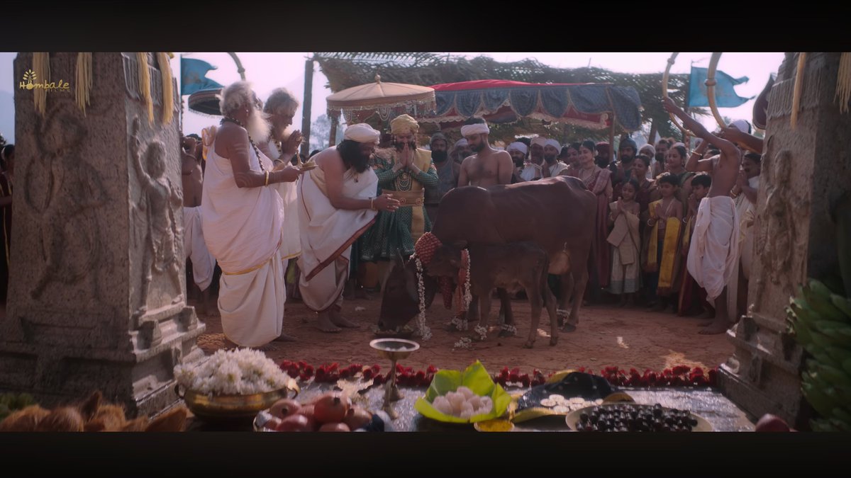 BackupBrainy's tweet image. I really liked this attention to fine details by @shetty_rishab in #KantaraALegendChapter1 

In the temple opening ceremony he showed how we perform Gou pooja
