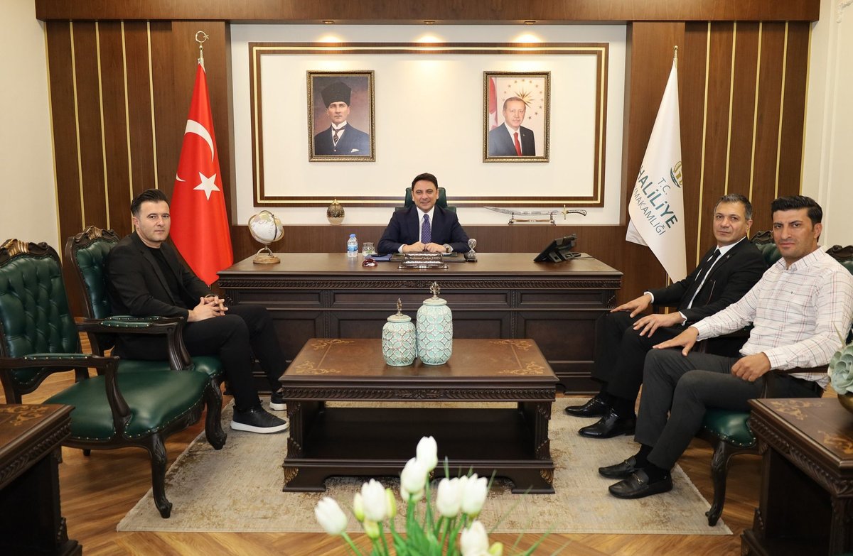 ahmetbahar63's tweet photo. @TurkBuroSenGM 
Şanlıurfa Şubesi olarak 
Haliliye Kaymakamımız 
Sn. @mserkansahin ‘i makamında ziyaret ettik.

Misafirperverliğinden ötürü kendilerine teşekkür ederiz.

@TurkesGuney 
#HaliliyeKaymakamlığı
#Şanlıurfa
#TürkBüroSen
#Ziyaret https://t.co/QRAmBBKpwz