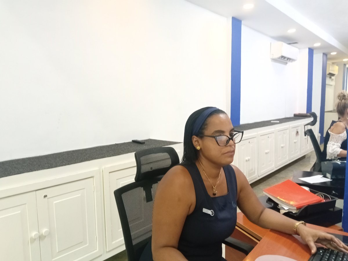 leonormg73's tweet photo. ✨La presencia de la mujer en la fuerza de ventas también destaca en #CTLÁguila al igual que en el resto de las Oficinas Comerciales de la #DTNorte de @ETECSA_Cuba 💙

#LaNorteALaVanguardia #EtecsaConCuba #AdelantoDeLaMujer https://t.co/lxbpYxzSfe