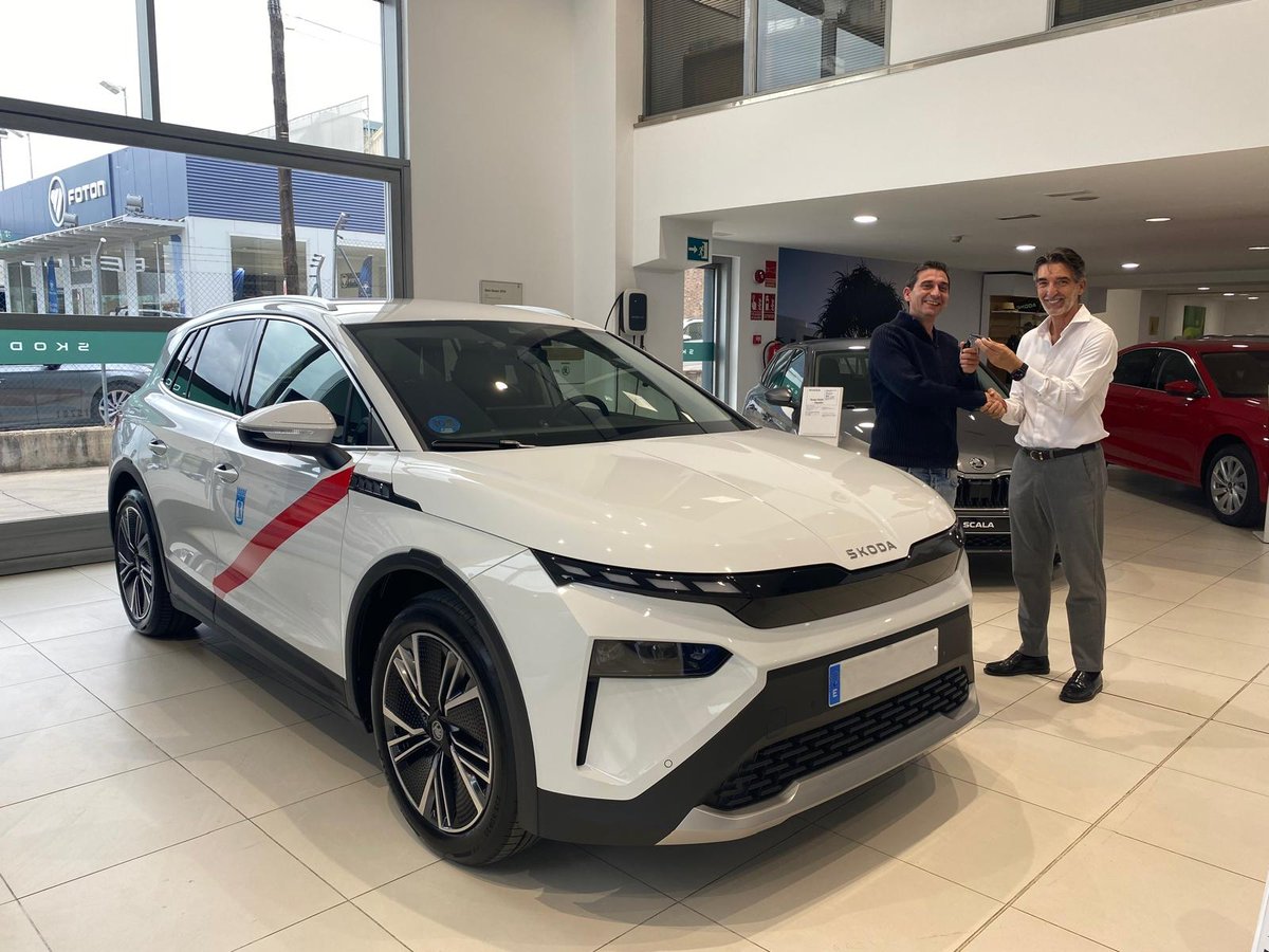 condetaxi's tweet photo. Entregamos este increíble Skoda Elroq a Javier. Va a disfrutar al máximo de su nueva etapa a bordo de nuestro SUV eléctrico más tecnológico.

Gracias por vuestra confianza. https://t.co/qceUSfMrkB