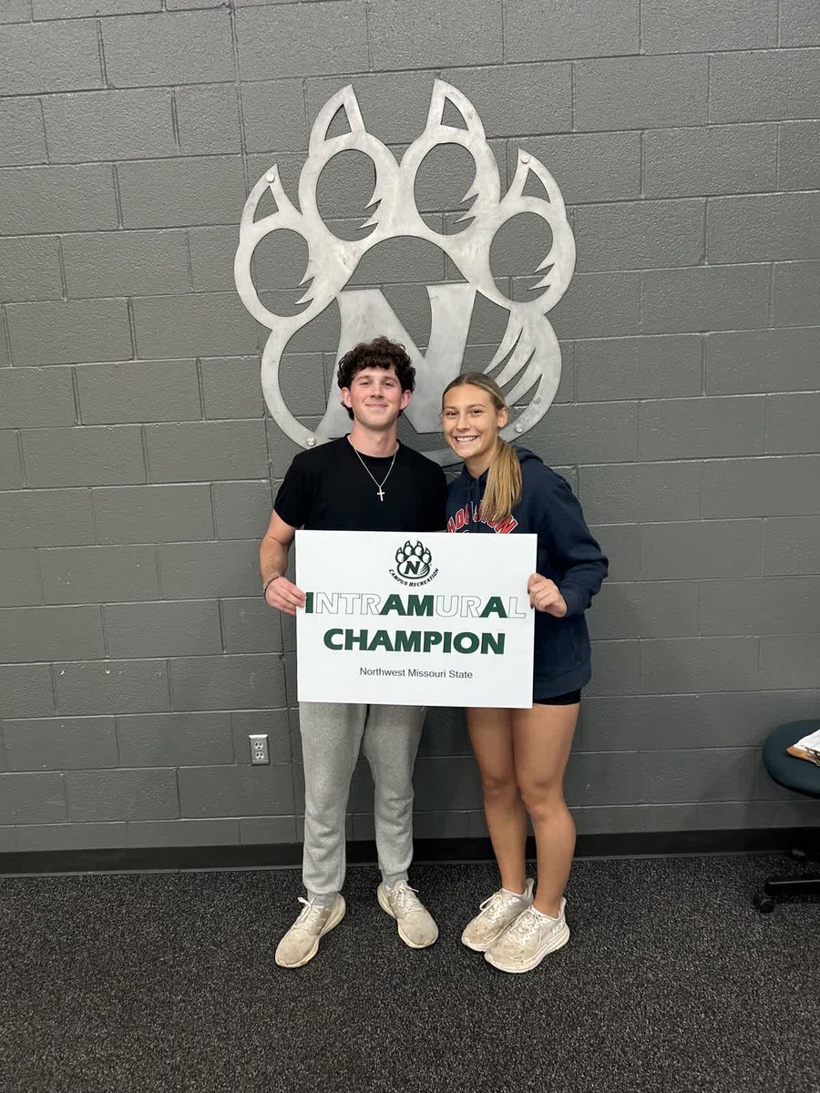 NWCampusRec's tweet image. Let’s give it up for our Fall 2025 Cornhole CHAMPS 🏆

Slide 1: ASA - Addie and Lily - Women’s/Sorority Champs
Slide 2: AKL Postal Service - Men’s/Fraternity Champs
Slide 3: JM - CoRec Champs 
Slide 4: We’ll let this one speak for itself 😂

#activebearcats #champs #campusrec