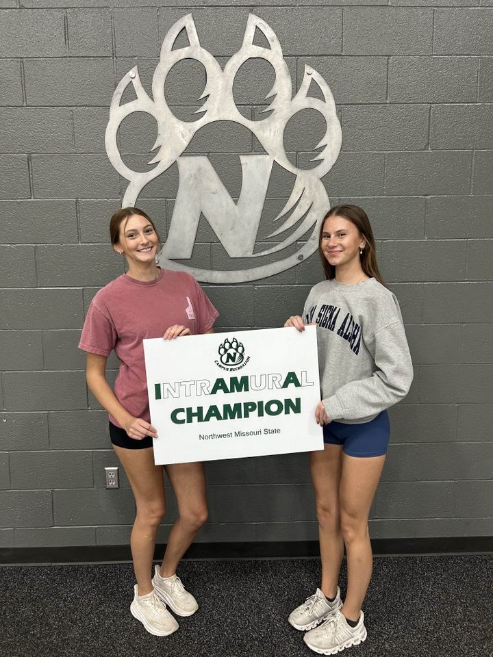 NWCampusRec's tweet image. Let’s give it up for our Fall 2025 Cornhole CHAMPS 🏆

Slide 1: ASA - Addie and Lily - Women’s/Sorority Champs
Slide 2: AKL Postal Service - Men’s/Fraternity Champs
Slide 3: JM - CoRec Champs 
Slide 4: We’ll let this one speak for itself 😂

#activebearcats #champs #campusrec