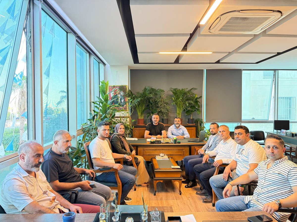 Yeşil Çevre bilincini güçlendirmek ve çevre sorunlarına ortak çözümler üretmek amacıyla;

İl Çevre ve şehircilik Politikaları Başkanı sn.<a href="/cmlmehmetoglu/">Cemal  MEHMETOĞLU</a> başkanlığında, 3 Merkez İlçe ve Çevre şehircilik Koordinatörümüz sn.<a href="/clk_elk/">Erhan ÇELİK</a>'nin katılımıyla verimli istişarelerde bulundular.