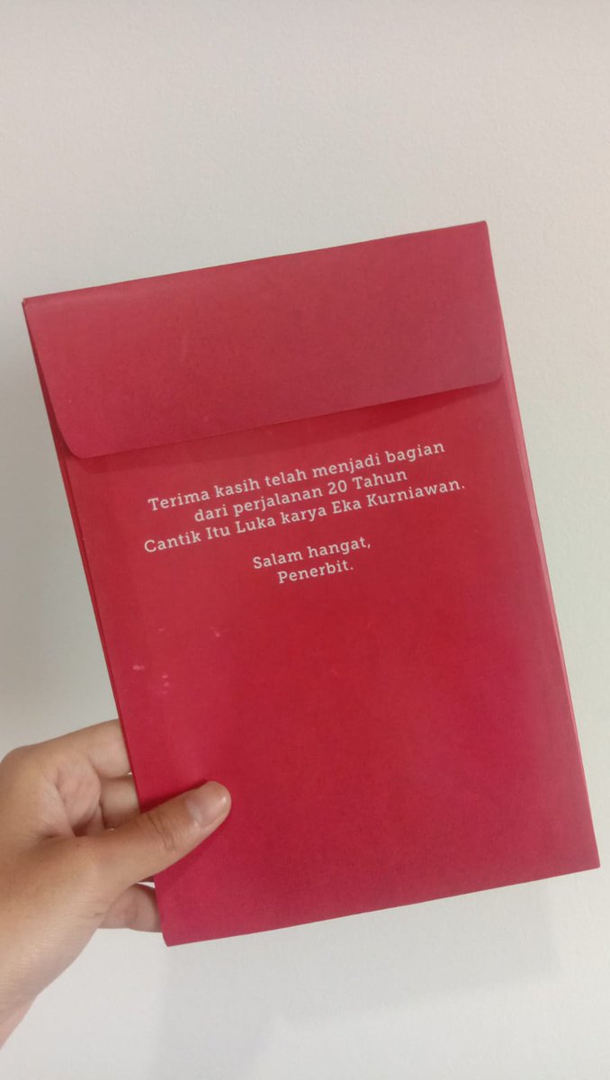 Born to bee... tweet media