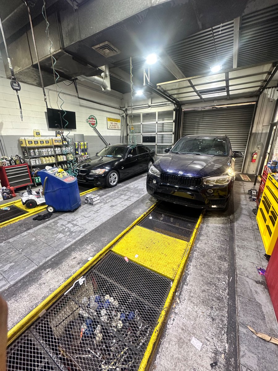 Life good man 2 tool boxes, 2 cars I been in Ⓜ️ mode