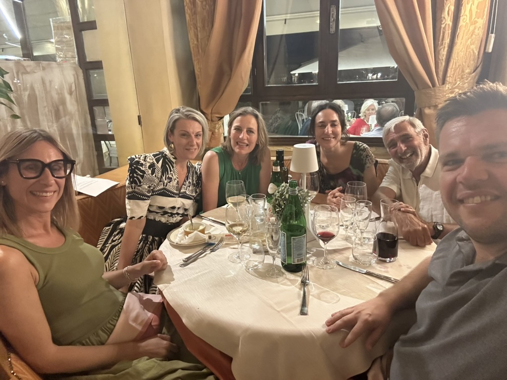 SocietyTextDiscourse tweet media