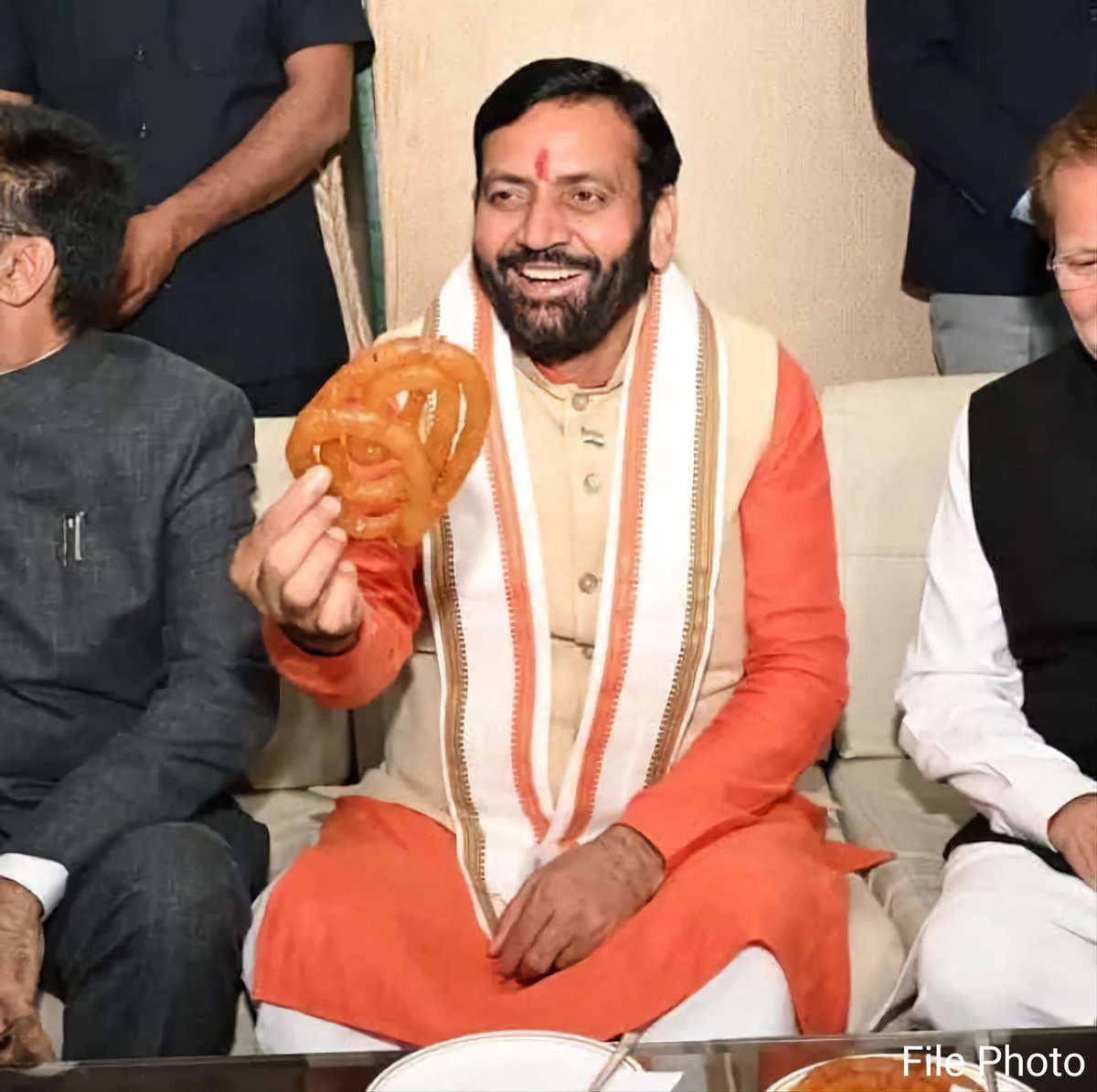 NayabSainiBJP's tweet image. जलेबी की बढ़ती रहे मिठास, यही है कामना,
जय भारत, जय हरियाणा, यही है भावना।