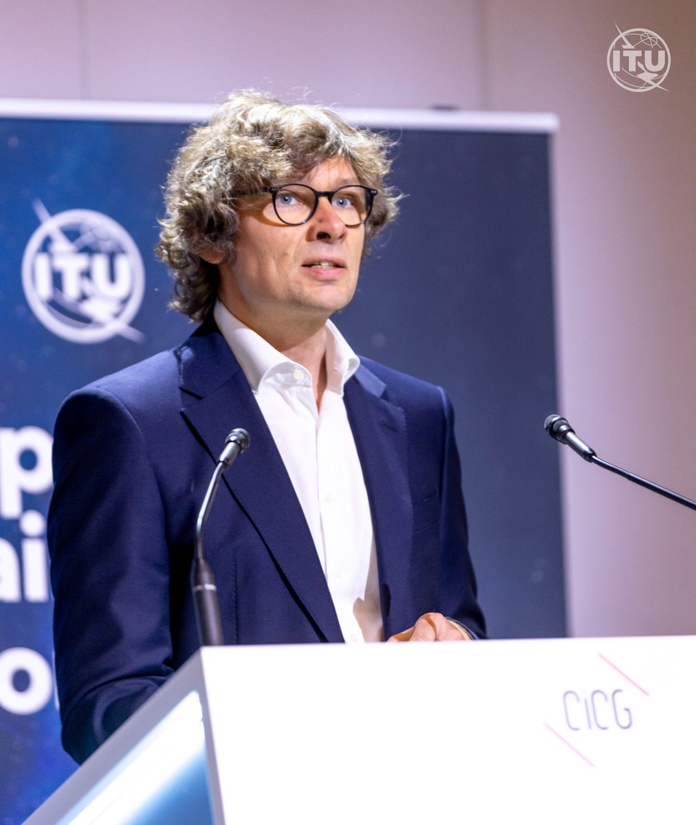 tlamanauskas's tweet image. Closed @ITU Space Sustainability Forum 2025 w/ 4,500+ participants
As the sector grows 2x faster than global economy,space gets crowded (13k🛰 &amp;amp;140m debris)
#SpaceSustainability &amp;amp;collab for a safe, clean &amp;amp;interference-free space is🔑to deliver for generations to come🚀
#ITUSSF