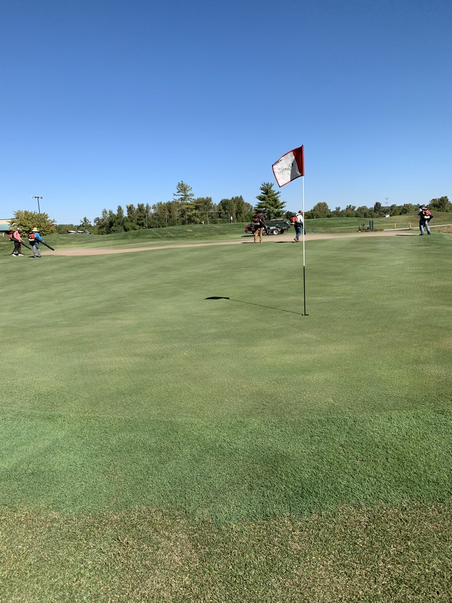 WehmStafari's tweet photo. Pics or it didn’t happen, nothing like waiting until the 18th green to snap a pic. The boys rocked it the last couple days. Pulled cores, cleaned, top dressed, drag, blow, roll, new cup, H2O. #whew https://t.co/uB4vpRkUae
