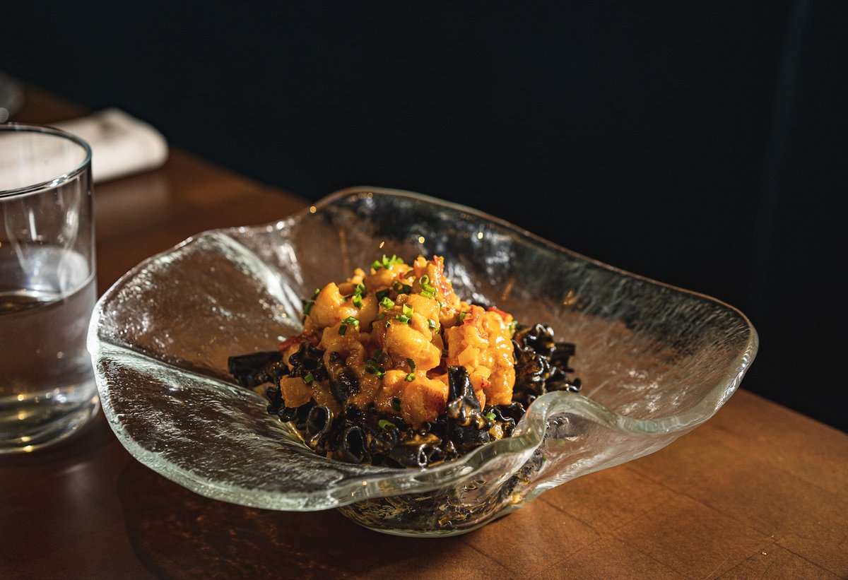 🦞🍝 One bite = hooked.
Our Campanelle Nere brings together lobster, leek soffritto, tomato, Calabrian chili, and lemon confit—spicy, bright, and impossibly good. ✨