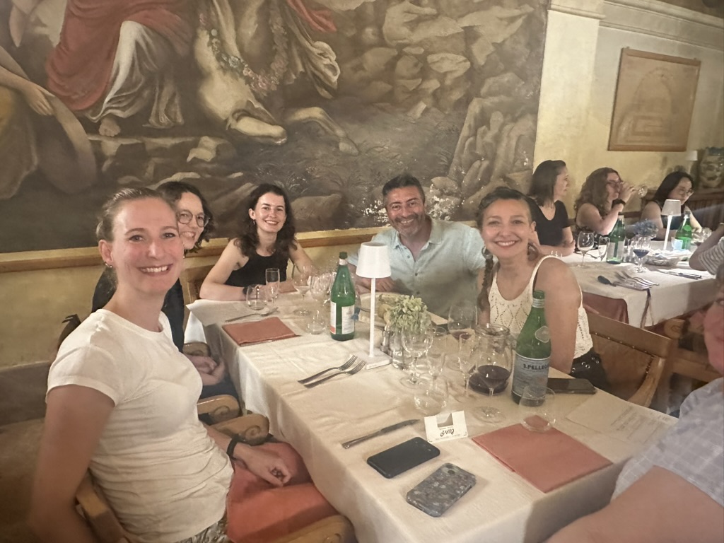 SocietyTextDiscourse tweet media