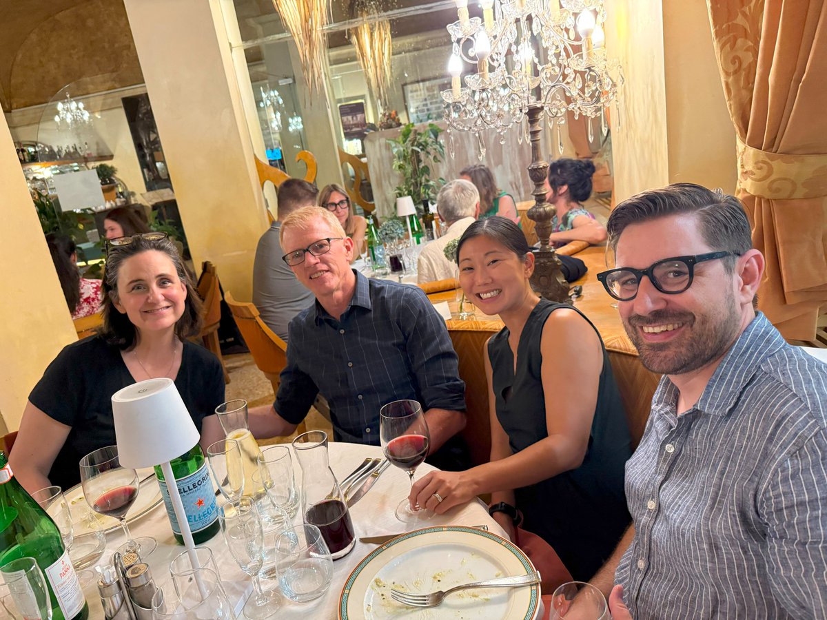 SocietyTextDiscourse tweet media