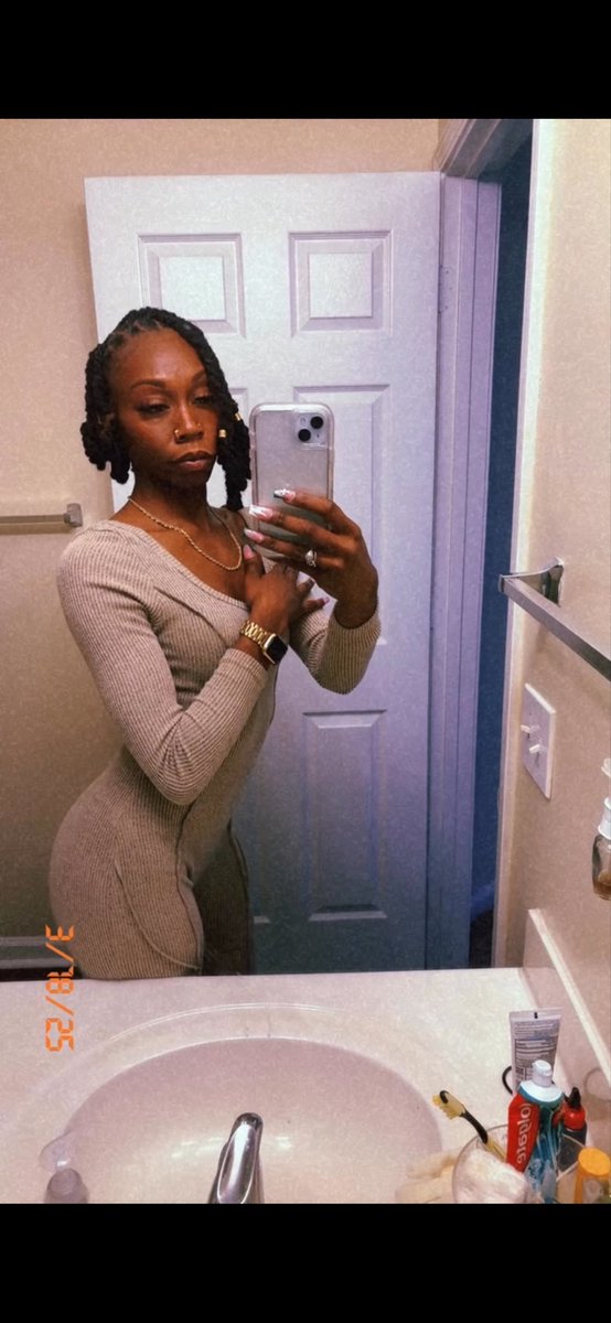 AsiaHogan's tweet photo. old files but new to 🫵🏾🥵 https://t.co/WBsPFrn6kS