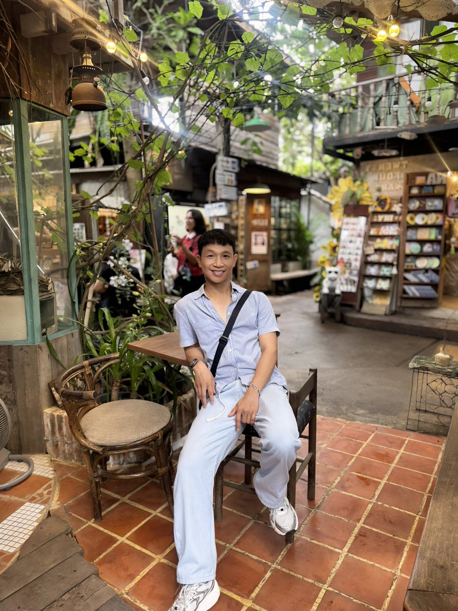 Seagame1565's tweet photo. 🌻🌹🌿
#บ้านข้างวัดเชียงใหม่ #เชียงใหม่ https://t.co/VdvqNOD8dE