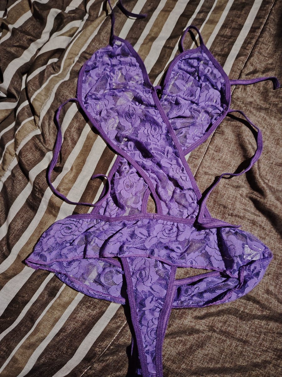 Se vienen fotitos delis, tienen de a qui al viernes para ayudarme a conseguir 100 rtw y se los modelo que dicen??? 
Por cierto gracias tuu.... Por tu bonito regalo 🎁 de cumpleaños