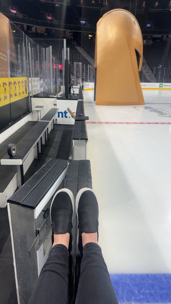 Spooky Em 🖤 tweet media