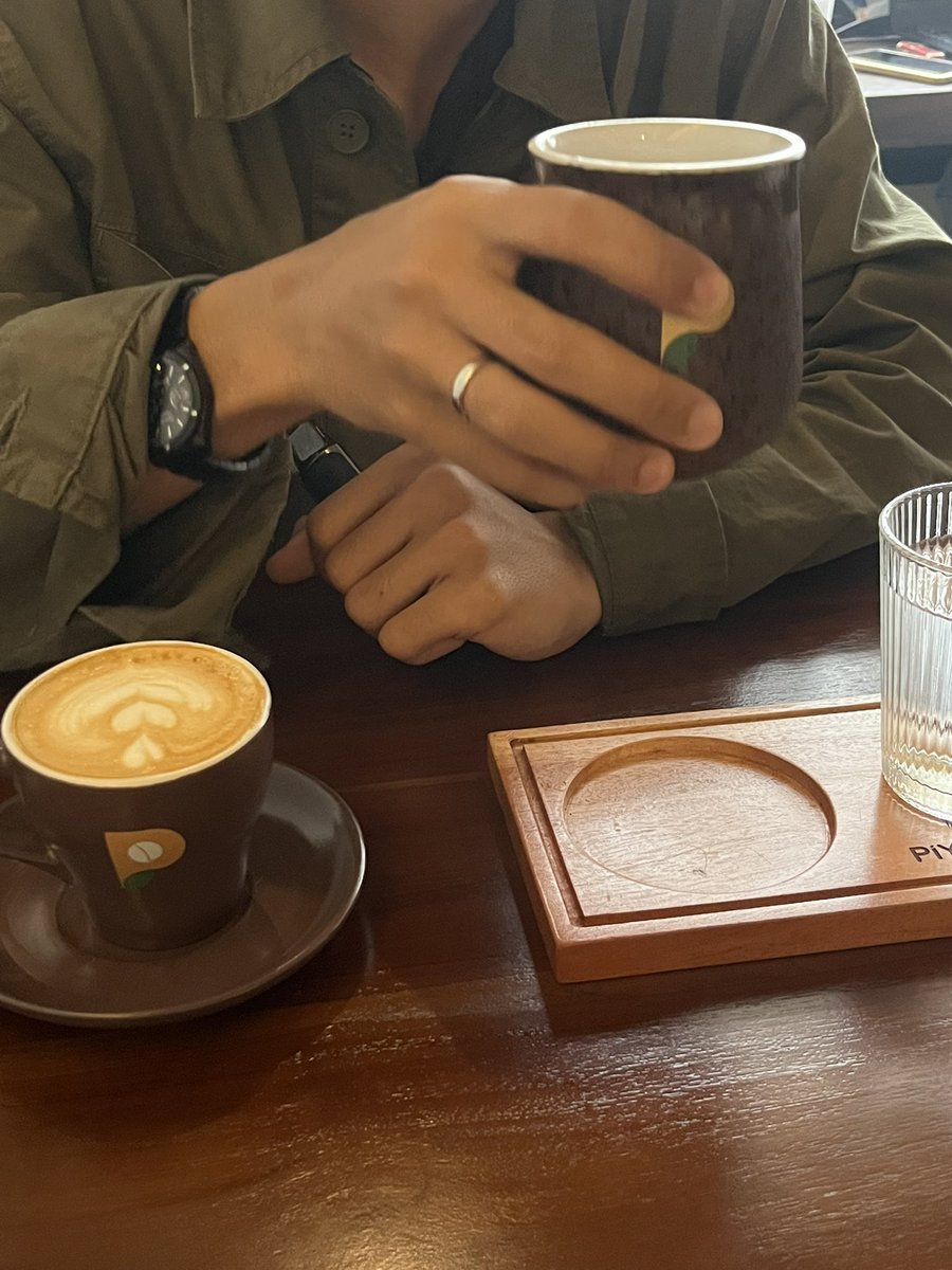 mpuutriii's tweet photo. hubby 💍 https://t.co/GXa59hKjiu