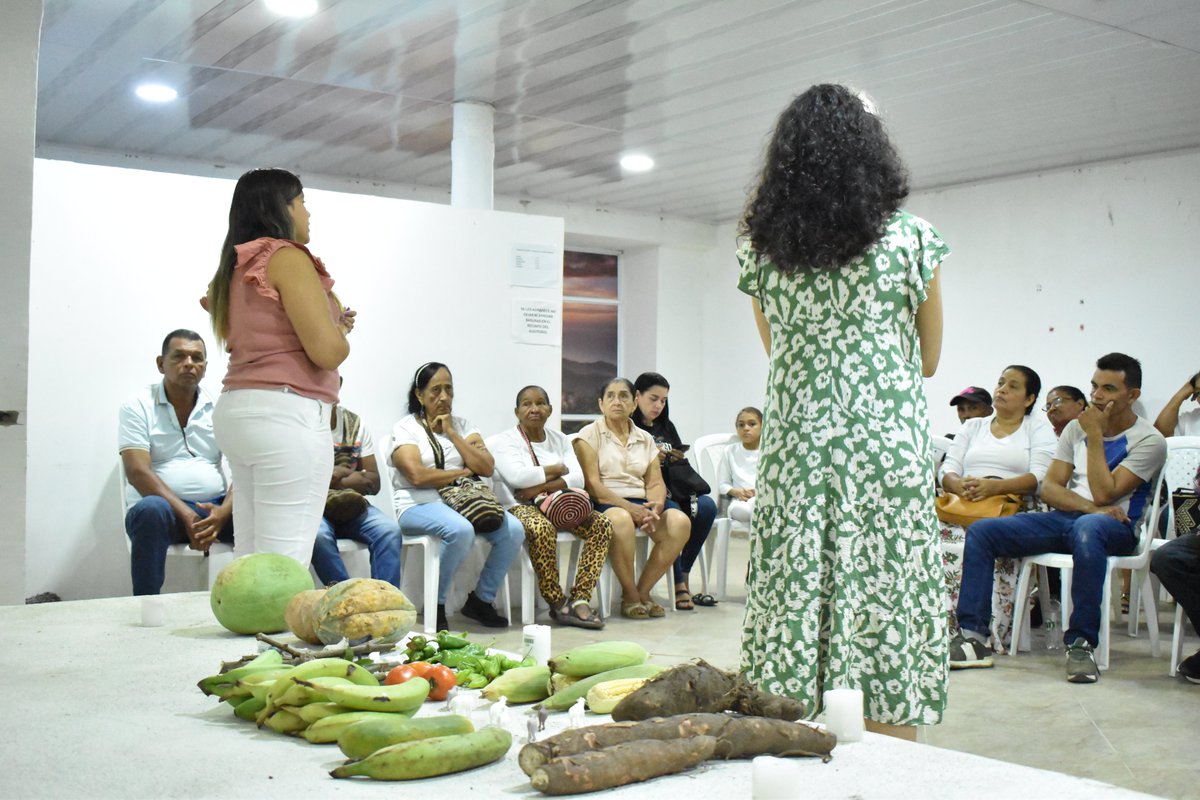 Coljuristas's tweet photo. Otros seis meses más de espera. Han pasado3️⃣años desde que el Tribunal de Cartagena ordenó la restitución de tierras🌱a la comunidad de Macaraquilla, en el Magdalena. https://t.co/Wyxcv4ITiO
