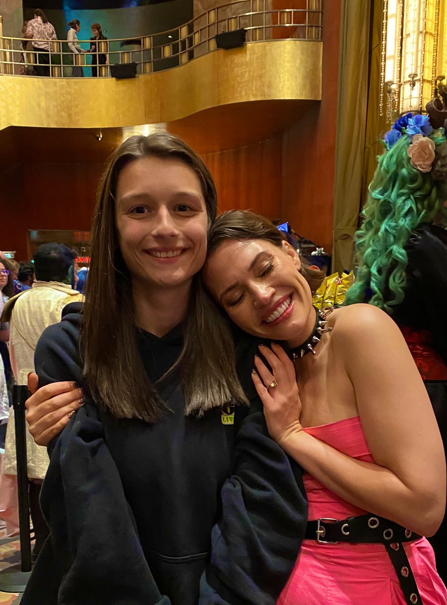 Alternate_Duck's tweet photo. What an amazing night!!! So lucky to have met the incredible @TweetneyMoore. Not to mention the wonderful ceremony and BEAUTIFUL bride @LauraBaileyVO 🥹💙#criticalrolespoilers #jesterlavorre https://t.co/xKXxGNBtR2